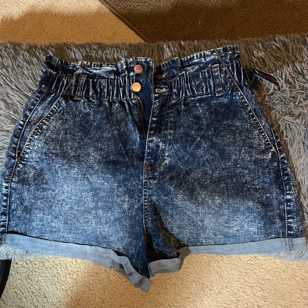 Denim high waisted shorts with cinch in waist with elastic waist band